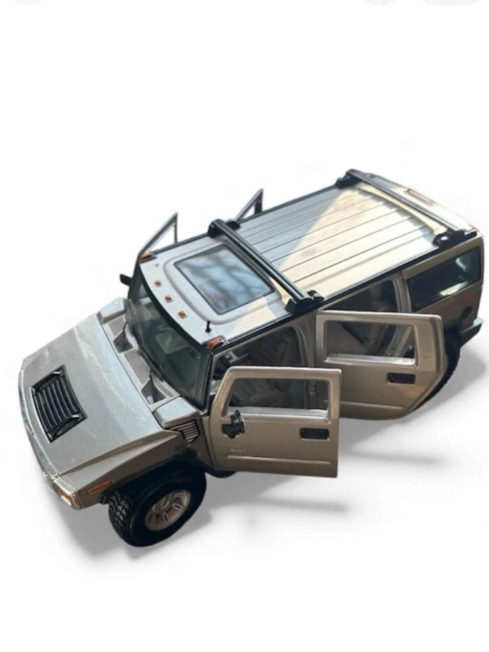 🎒BTS SALE📚 Maisto Premiere Edition Silver Hummer H2 SUV [1:18 Scale]